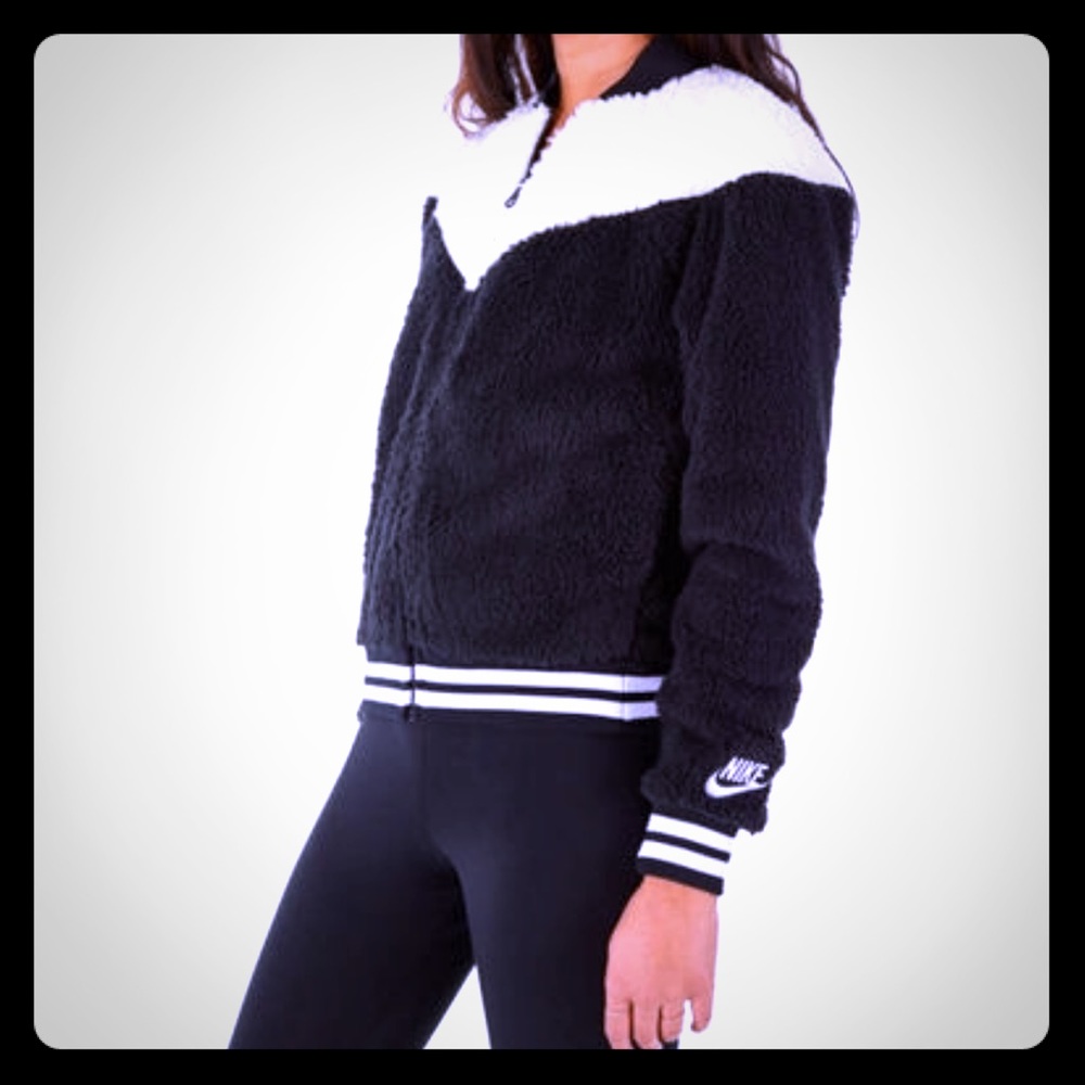 NIKE Wolf Sherpa BomberJacket Black/ Sail MEDIUM